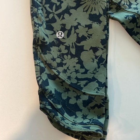 Lululemon leggings - Picture 2 of 4